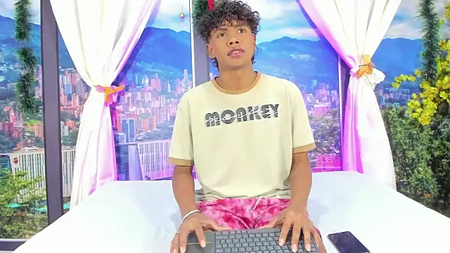 MilthonDelis online show from December 2025 02:21:01 AM