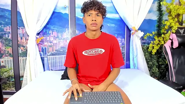 MilthonDelis online show from December 2025 03:02:01 AM