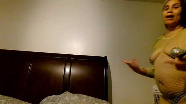 Snapshot of carlithefreak chatting on November 2025 10:32:01 PM carlithefreak online show from November 2025 10:32:01 PM