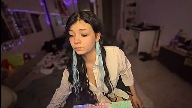 nikoli naw online show from October 2025 06:18:01 PM