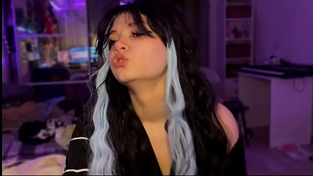 nikoli naw online show from November 2025 04:55:01 PM