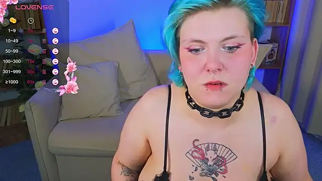 bluelunaray online show from September 2025 02:21:02 AM