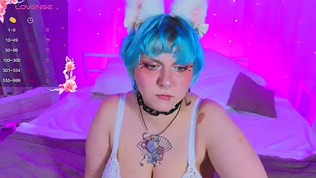 bluelunaray online show from September 2025 10:59:01 AM