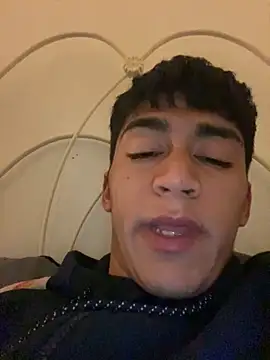 BadboyXXXMZ online show from December 2025 07:33:02 AM