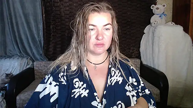 NikaSkylink online show from October 2025 04:01:01 AM