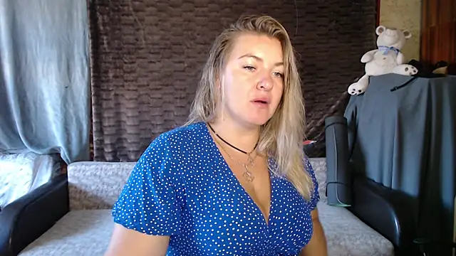 NikaSkylink online show from September 2025 03:39:02 AM