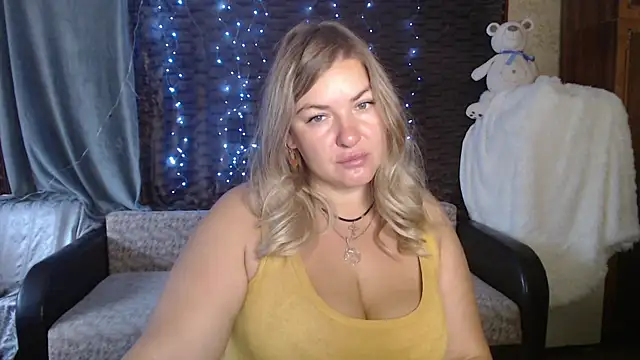 NikaSkylink online show from September 2025 03:31:02 AM