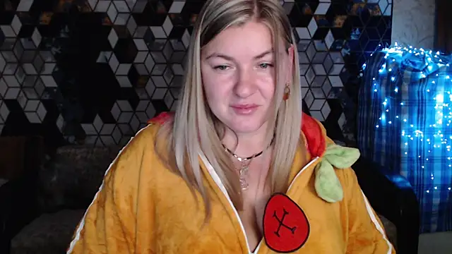 NikaSkylink online show from December 2025 07:52:02 PM