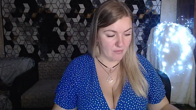 NikaSkylink online show from November 2025 08:09:01 PM