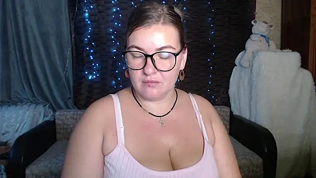 NikaSkylink online show from October 2025 04:13:01 AM