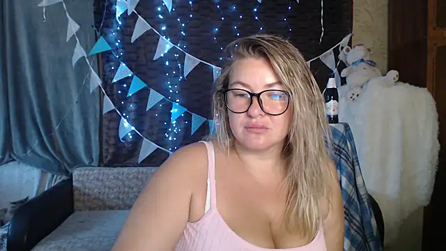 NikaSkylink online show from September 2025 03:24:02 AM