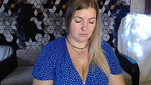 NikaSkylink online show from December 2025 05:08:02 AM