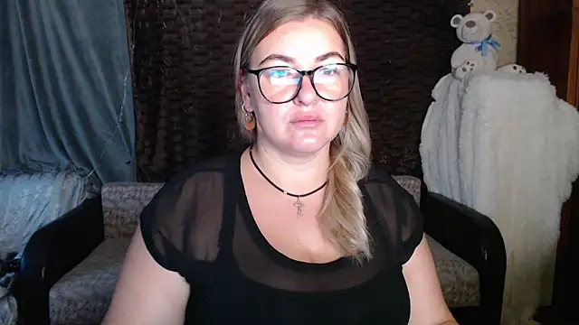 NikaSkylink online show from October 2025 03:50:01 AM