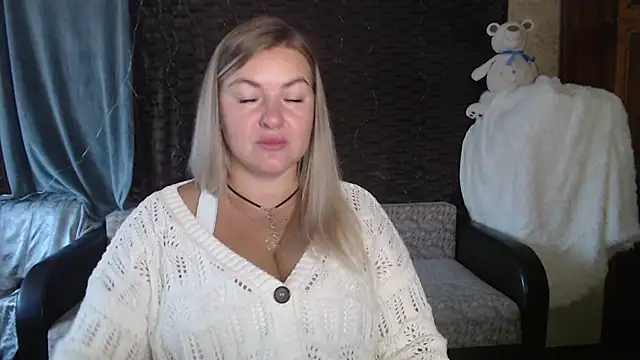 NikaSkylink online show from September 2025 03:32:02 AM