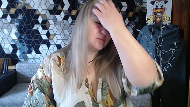 NikaSkylink online show from April 2026 04:47:01 AM