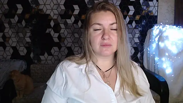 NikaSkylink online show from December 2025 08:08:02 PM