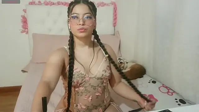 AbrilVelastegui7 online show from November 2025 02:04:02 AM