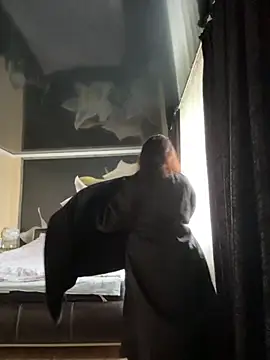 Liza Will online show from November 2025 06:28:01 AM