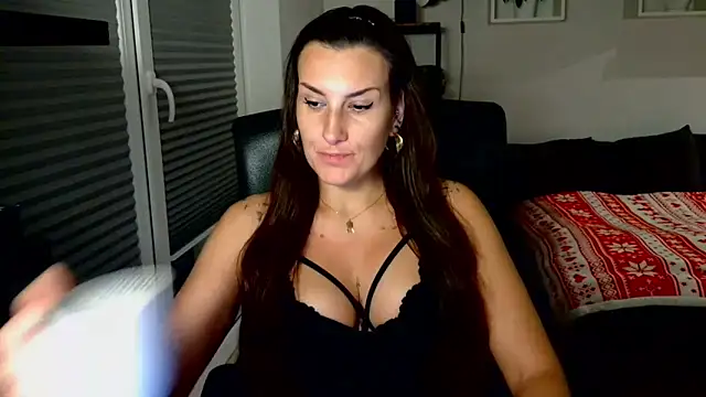 DonnaAmore online show from November 2025 03:12:02 PM