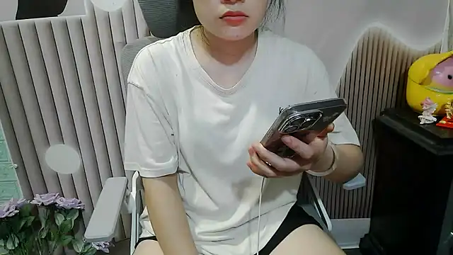 Snapshot of Emachiii chatting on October 2025 01:56:01 PM Emachiii online show from October 2025 01:56:01 PM