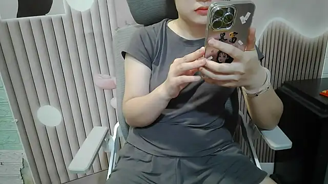 Snapshot of Emachiii chatting on September 2025 12:21:02 AM Emachiii online show from September 2025 12:21:02 AM