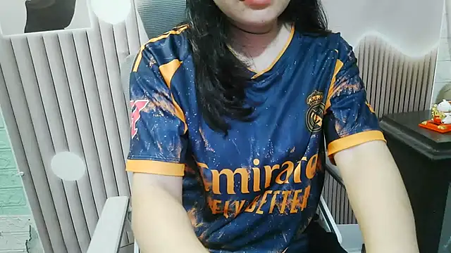 Snapshot of Emachiii chatting on September 2025 01:11:01 PM Emachiii online show from September 2025 01:11:01 PM