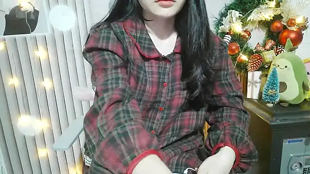 Emachiii online show from December 2025 01:10:01 AM