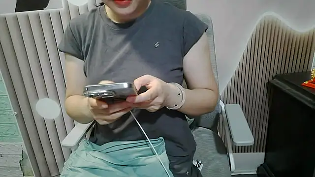 Snapshot of Emachiii chatting on September 2025 12:54:01 PM Emachiii online show from September 2025 12:54:01 PM