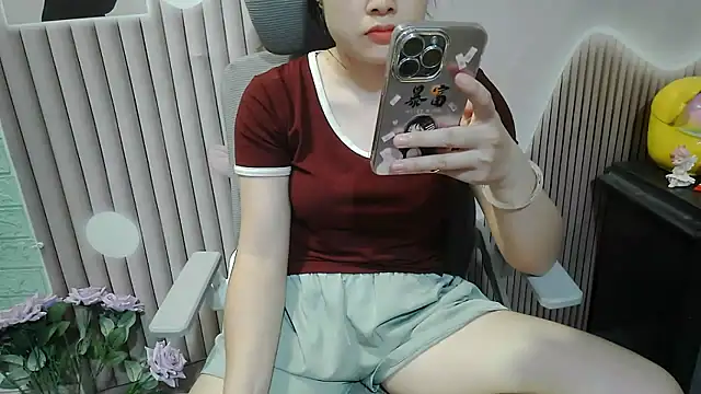 Snapshot of Emachiii chatting on October 2025 11:45:01 AM Emachiii online show from October 2025 11:45:01 AM