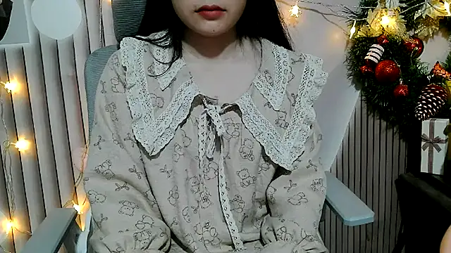 Emachiii online show from December 2025 01:21:02 AM