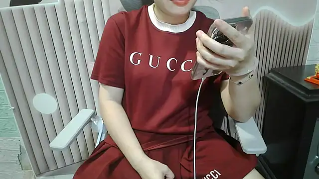 Snapshot of Emachiii chatting on September 2025 12:10:02 AM Emachiii online show from September 2025 12:10:02 AM