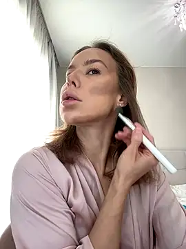 Ashley Roys online show from November 2025 09:58:02 AM