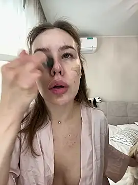 Ashley Roys online show from March 2026 10:10:02 AM