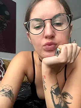 Snapshot of ElizabetBlack chatting on September 2025 08:31:01 AM ElizabetBlack online show from September 2025 08:31:01 AM