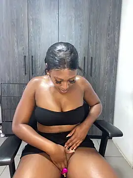 Snapshot of Spicy-Mommy chatting on October 2025 09:11:01 AM Spicy-Mommy online show from October 2025 09:11:01 AM