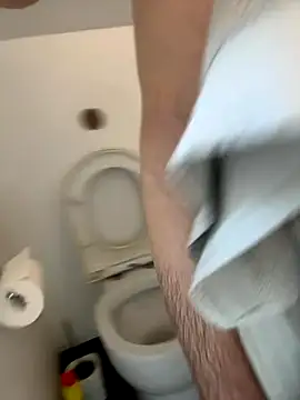 Snapshot of Woodchip chatting on November 2025 01:16:01 PM Woodchip online show from November 2025 01:16:01 PM