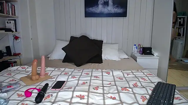 alexa moreti online show from November 2025 09:13:01 AM