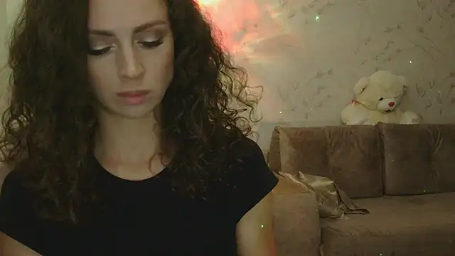 Amber Carrol online show from November 2025 05:13:01 PM