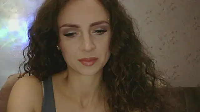 Amber Carrol online show from November 2025 05:16:02 PM