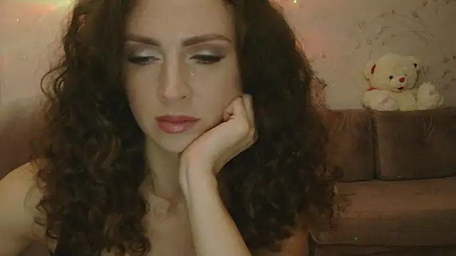 Amber Carrol online show from December 2025 04:52:02 PM