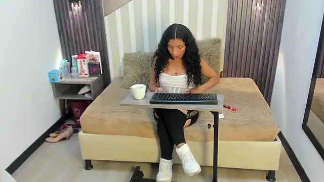 LittleeStar online show from June 2026 02:53:01 AM