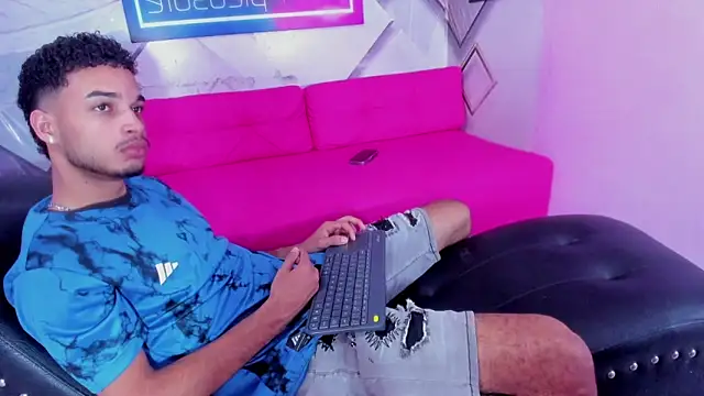 rhabena boysex online show from February 2026 01:28:01 AM