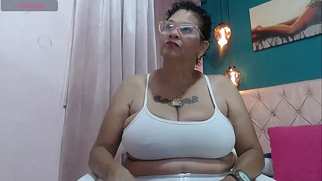 DinaDIRTY online show from November 2025 11:08:02 PM