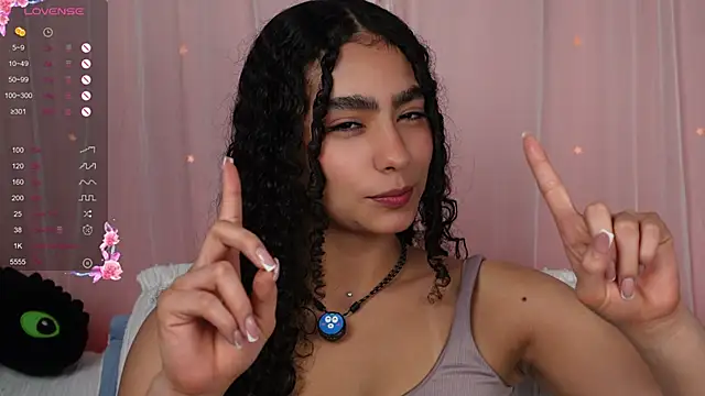 Victoria Curly online show from September 2025 04:07:02 PM