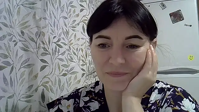 Snapshot of Krystal_82 chatting on December 2025 05:25:01 PM Krystal 82 online show from December 2025 05:25:01 PM