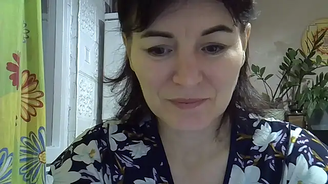 Snapshot of Krystal_82 chatting on November 2025 04:43:02 PM Krystal 82 online show from November 2025 04:43:02 PM