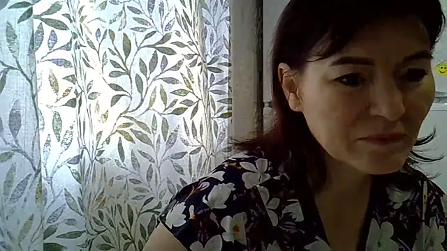 Krystal 82 online show from December 2025 09:19:02 AM