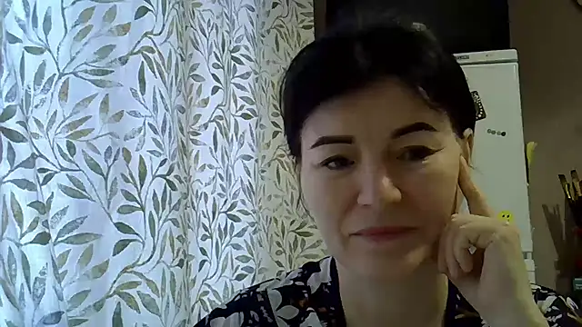 Snapshot of Krystal_82 chatting on December 2025 08:36:01 AM Krystal 82 online show from December 2025 08:36:01 AM