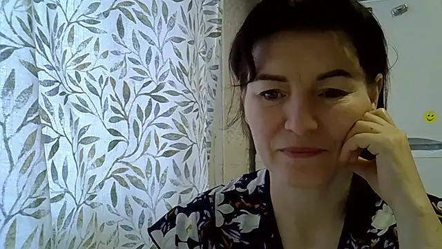 Krystal 82 online show from December 2025 09:20:01 AM