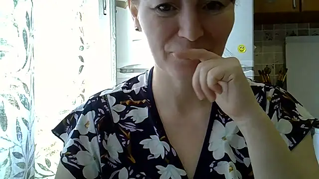 Krystal 82 online show from April 2026 07:45:01 AM